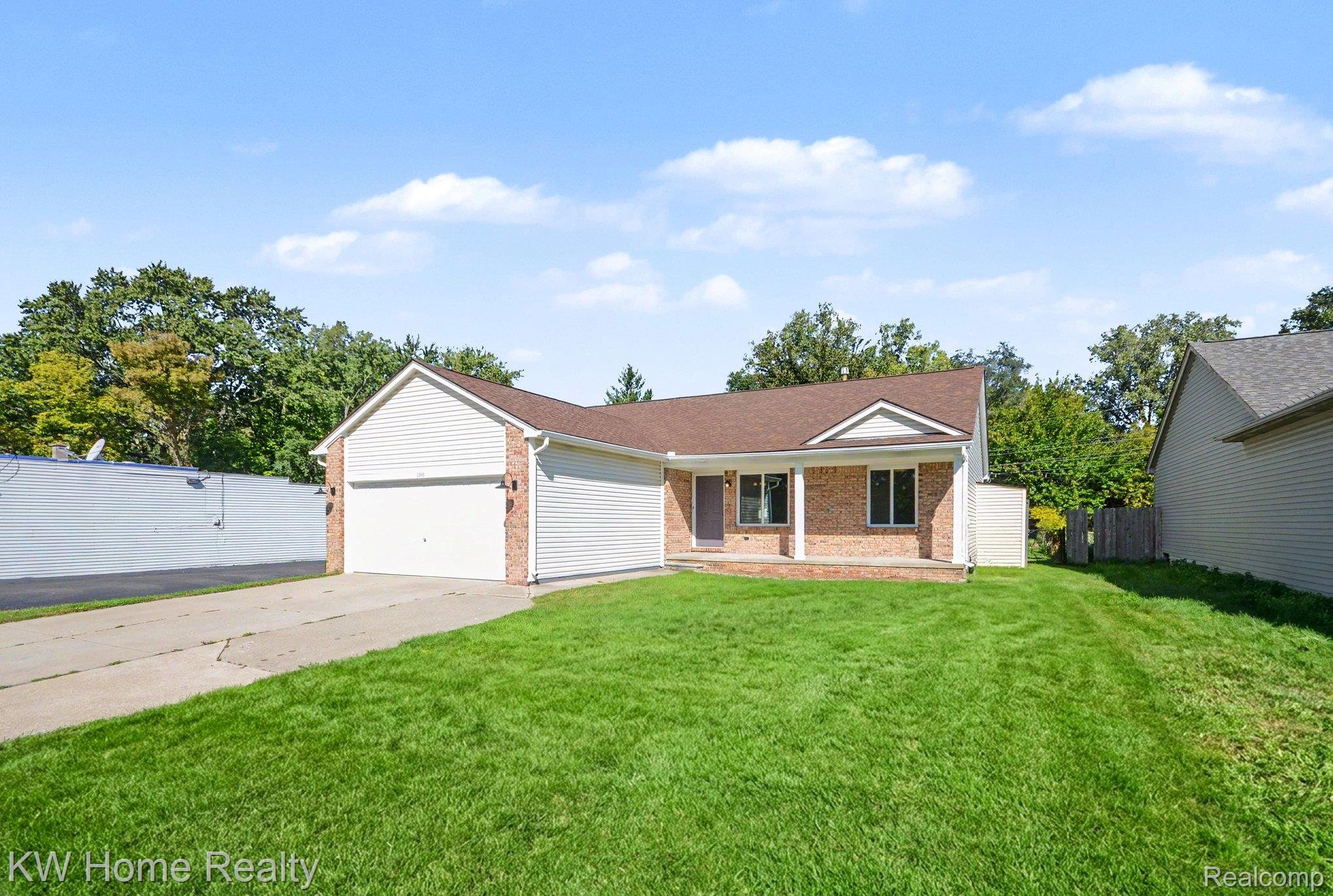 2383 E Maple Road