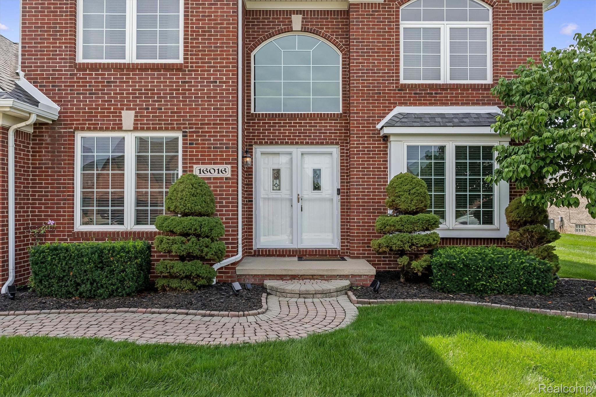 16016 Berry Lane