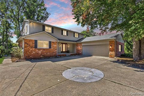 880 Artdale Drive White Lake Charter Township MI 48383