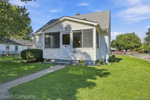 1645 E EVELYN AVE, HAZEL PARK, MI 48030 - Image 7adc6c1d50ce0fe5e7b7cd7e45b7f2f5/1506840536