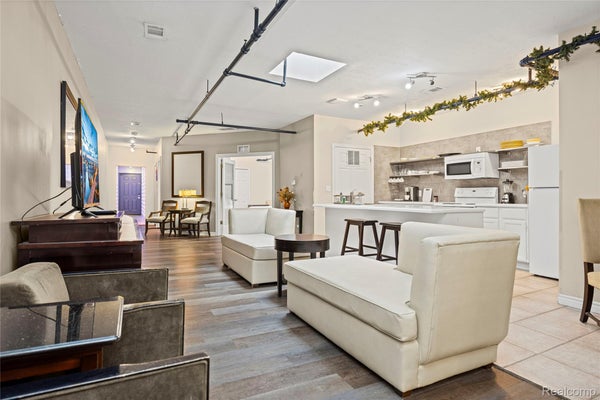 207 N MAIN ST # B, ANN ARBOR, MI 48104 - Image 7ae4c4ff01b4e120cc95fbed2a92ff04/3633600438
