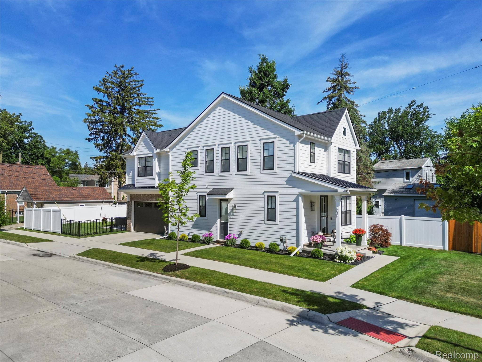 303 N Dorchester Avenue
