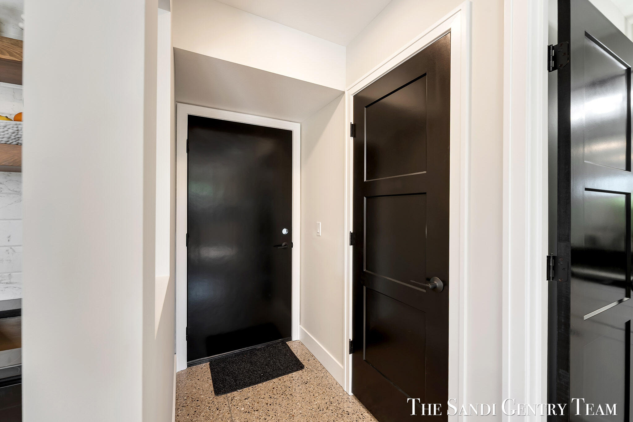 1500 Kooiman Avenue 12