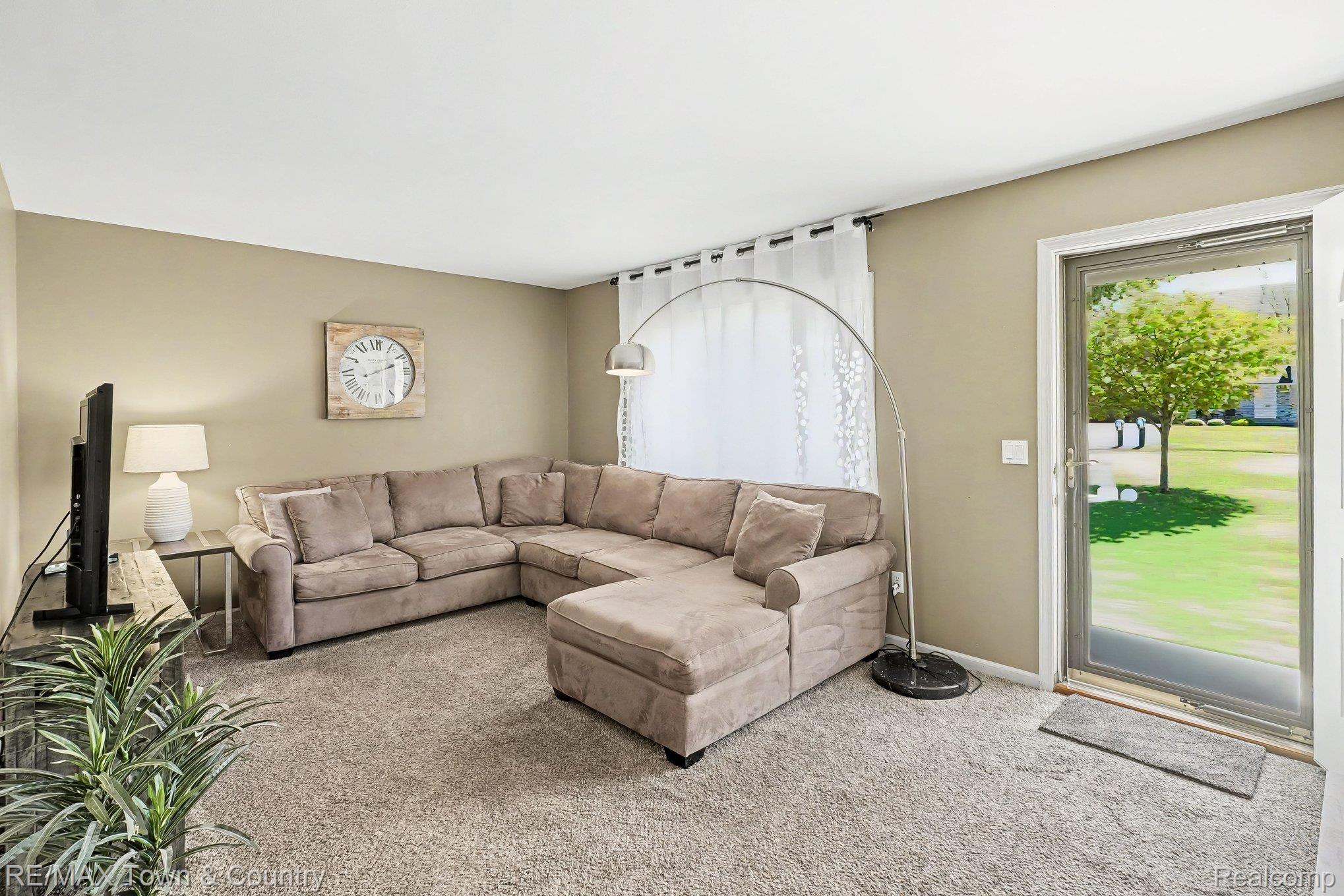 4374 Bridgeman Trail