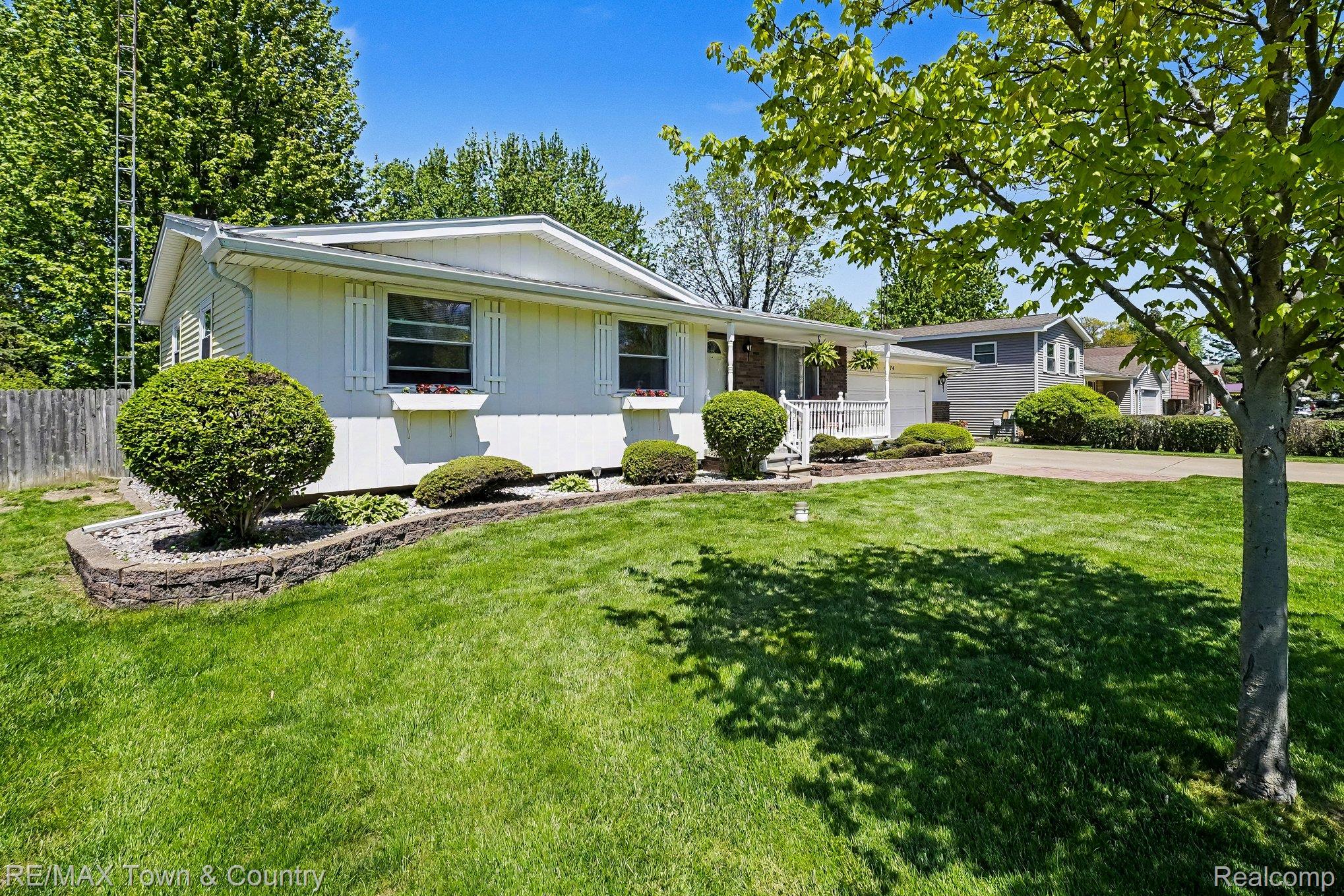 4374 Bridgeman Trail