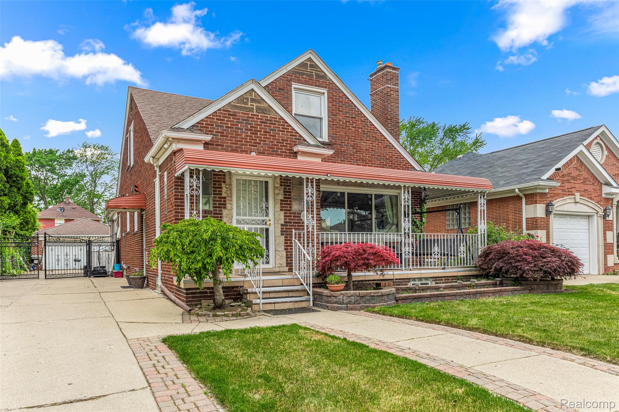 5835 Oakman Boulevard