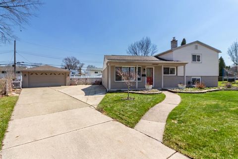 Photo of 33112 Lynx Court, Westland City, MI 48185 (MLS # 81026015026)