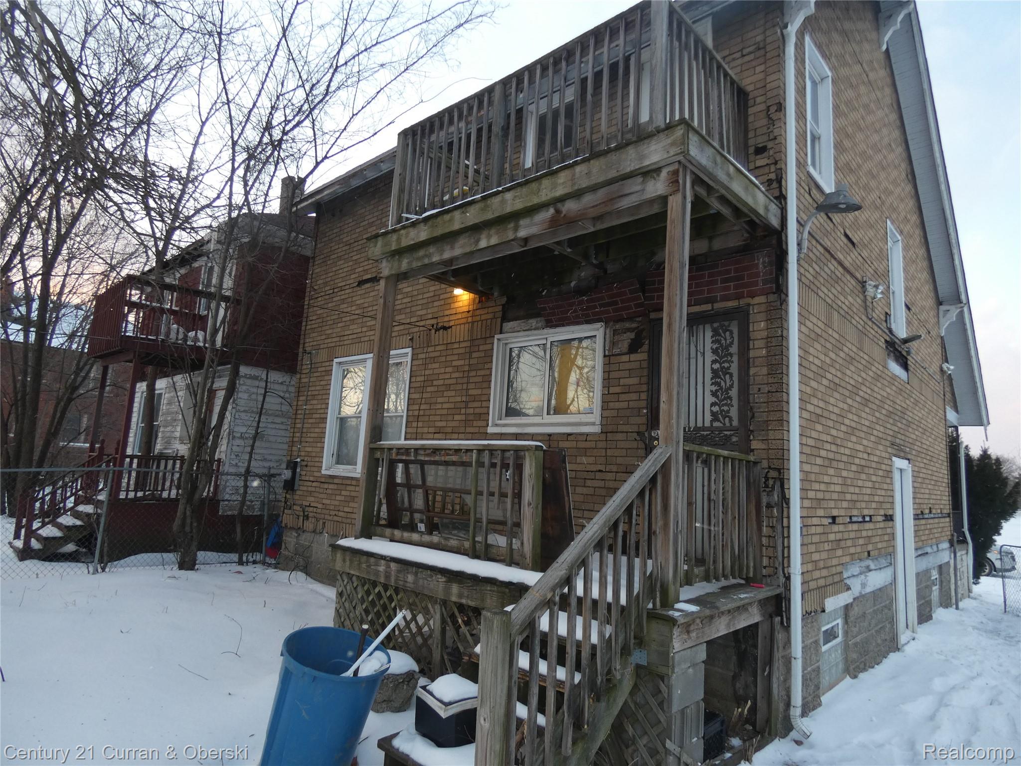 2301 Fullerton Street