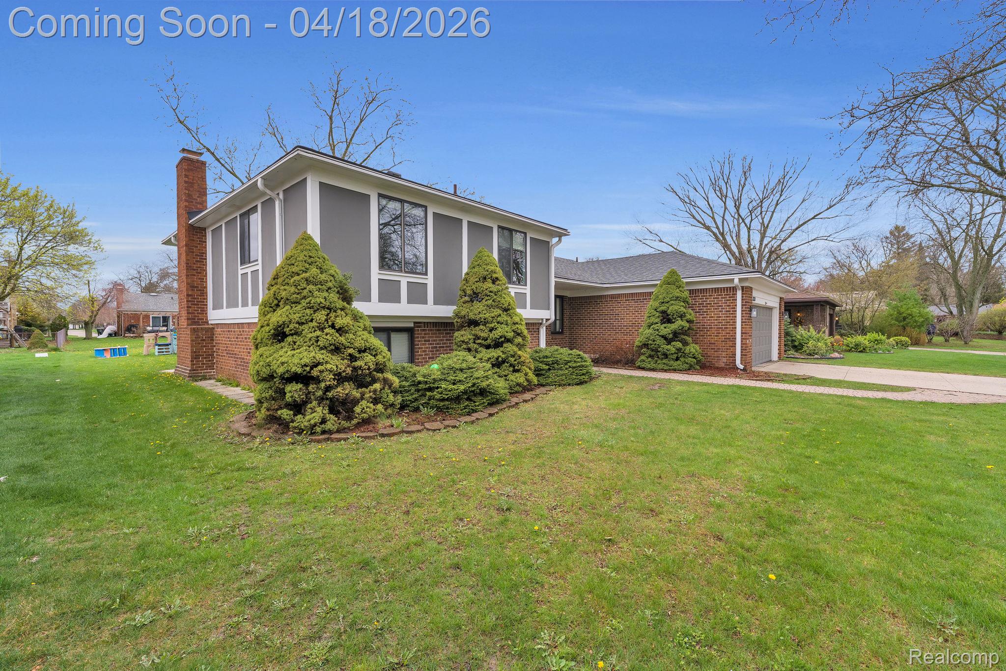 7323 Burgundy Street