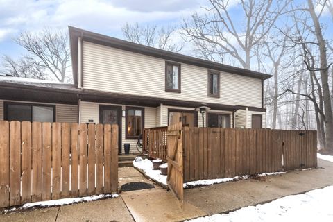 2940 Roundtree Boulevard Ypsilanti Charter Township MI 48197