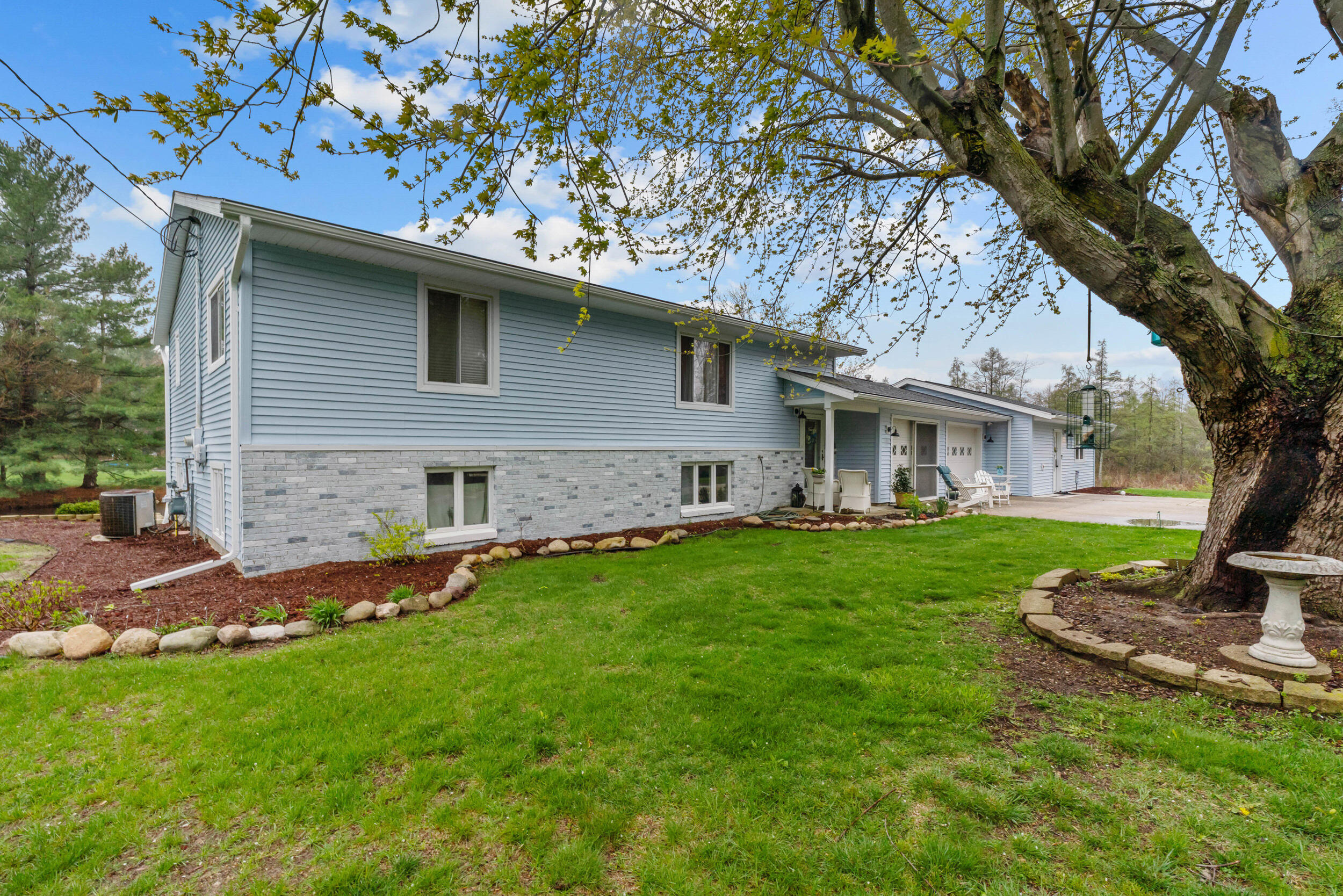 3412 Briar