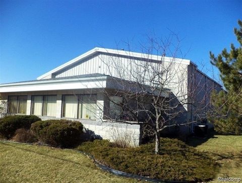 8226 EMBURY Road Grand Blanc Charter Township MI 48439