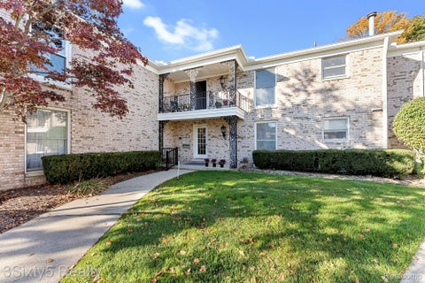 Photo for 24212 E River Road 2