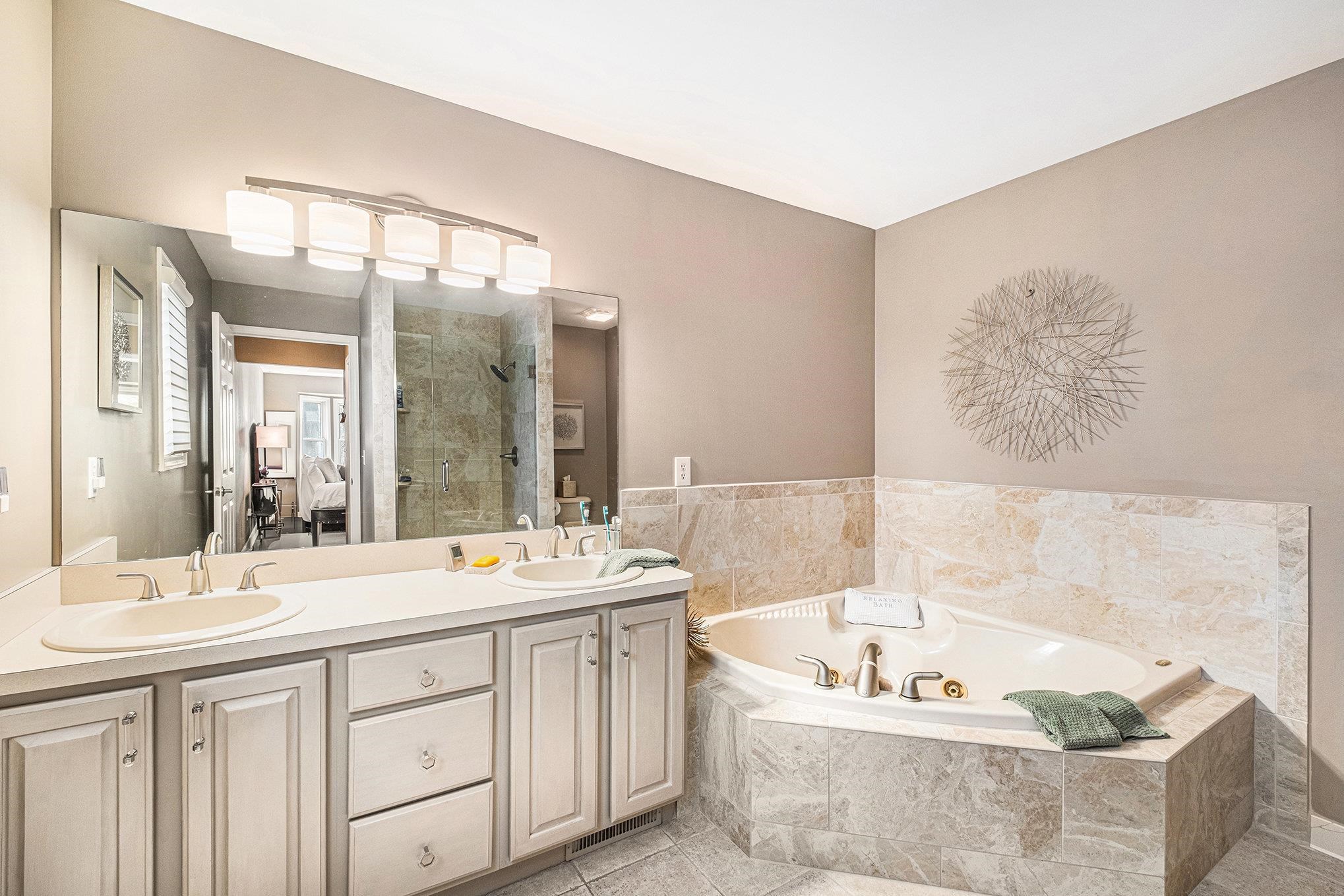 5489 Hidden Oak Circle