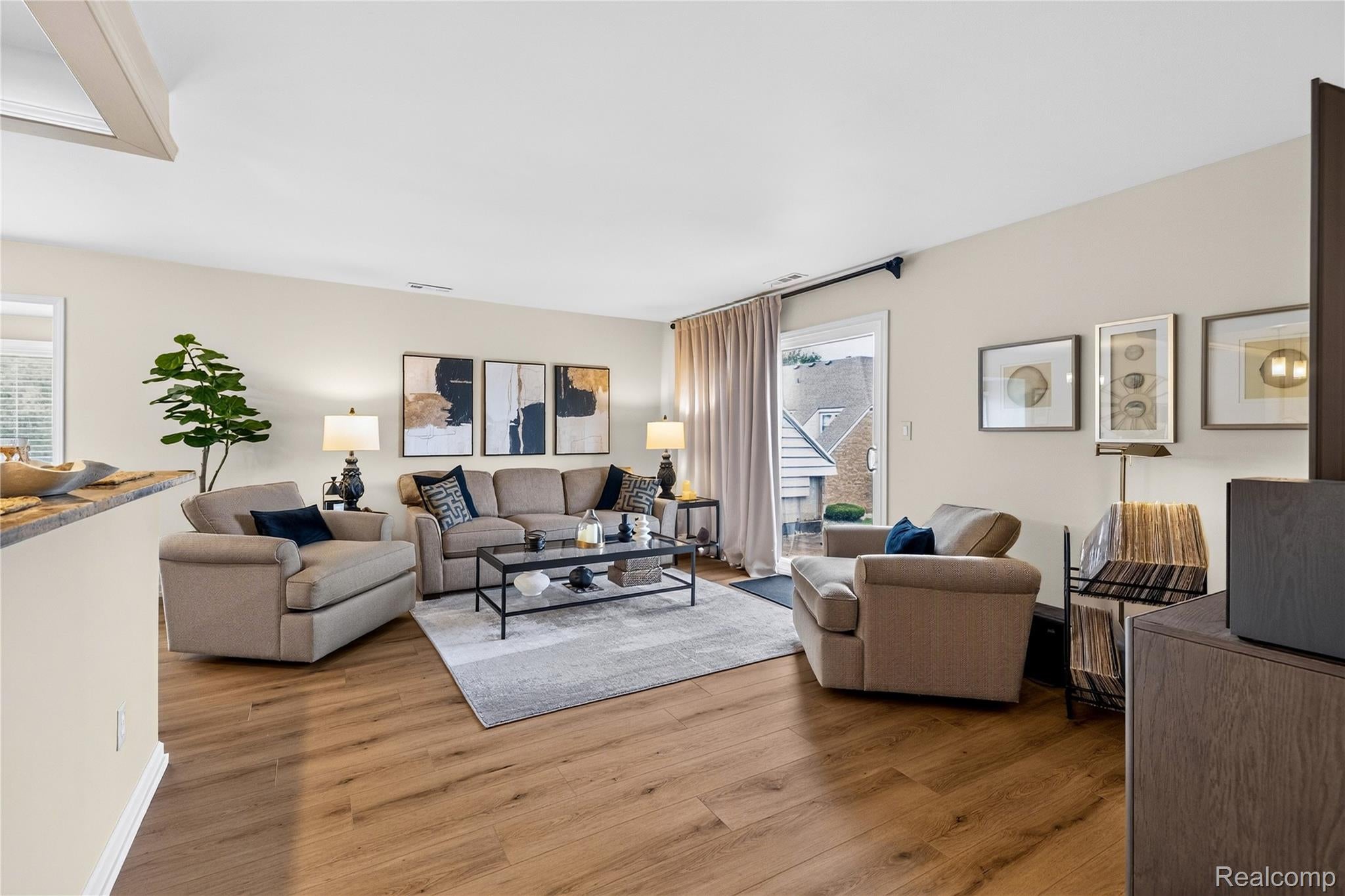 8309 Colony Drive 22