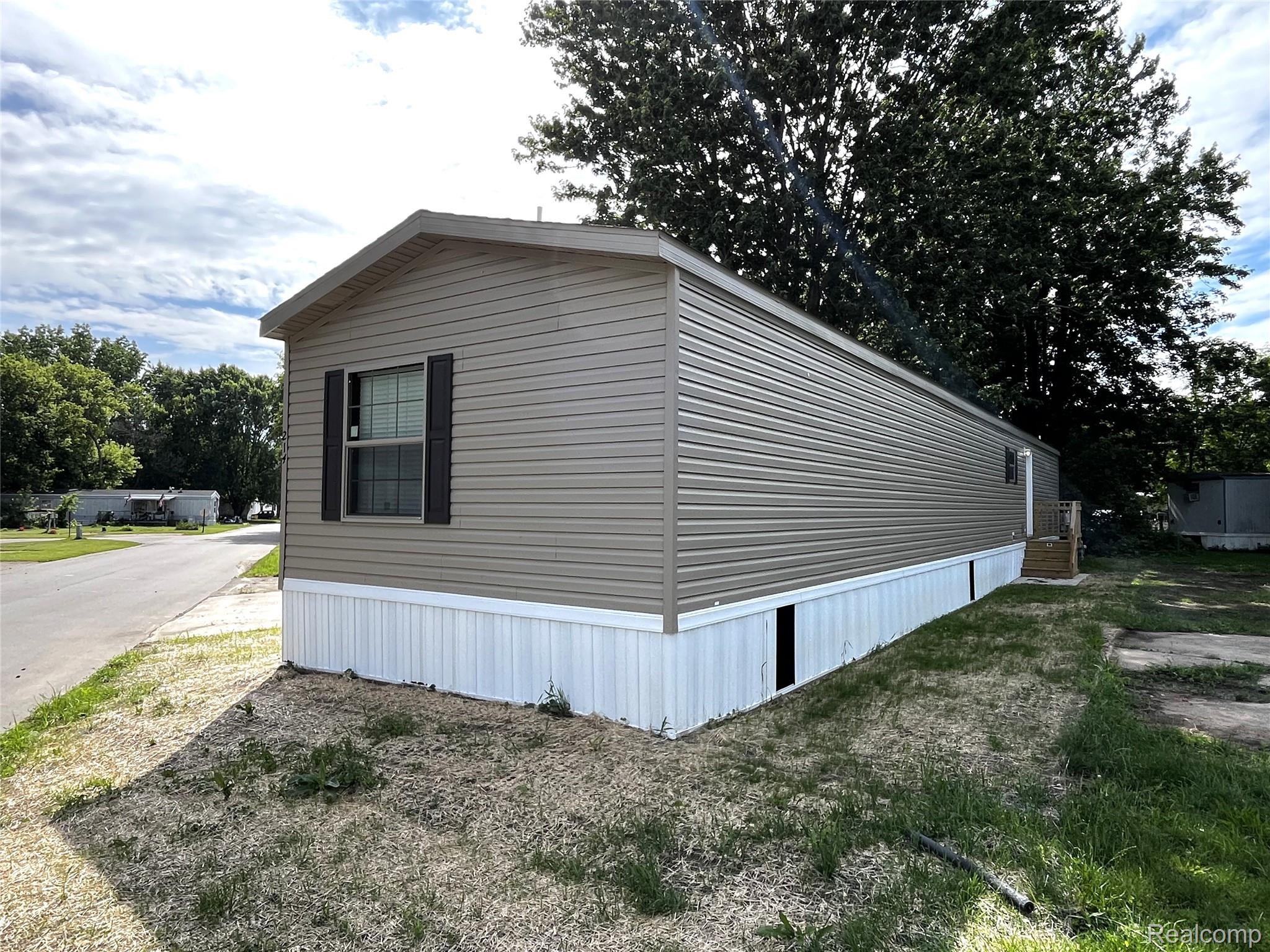 8499 (Lot 214) E M 71