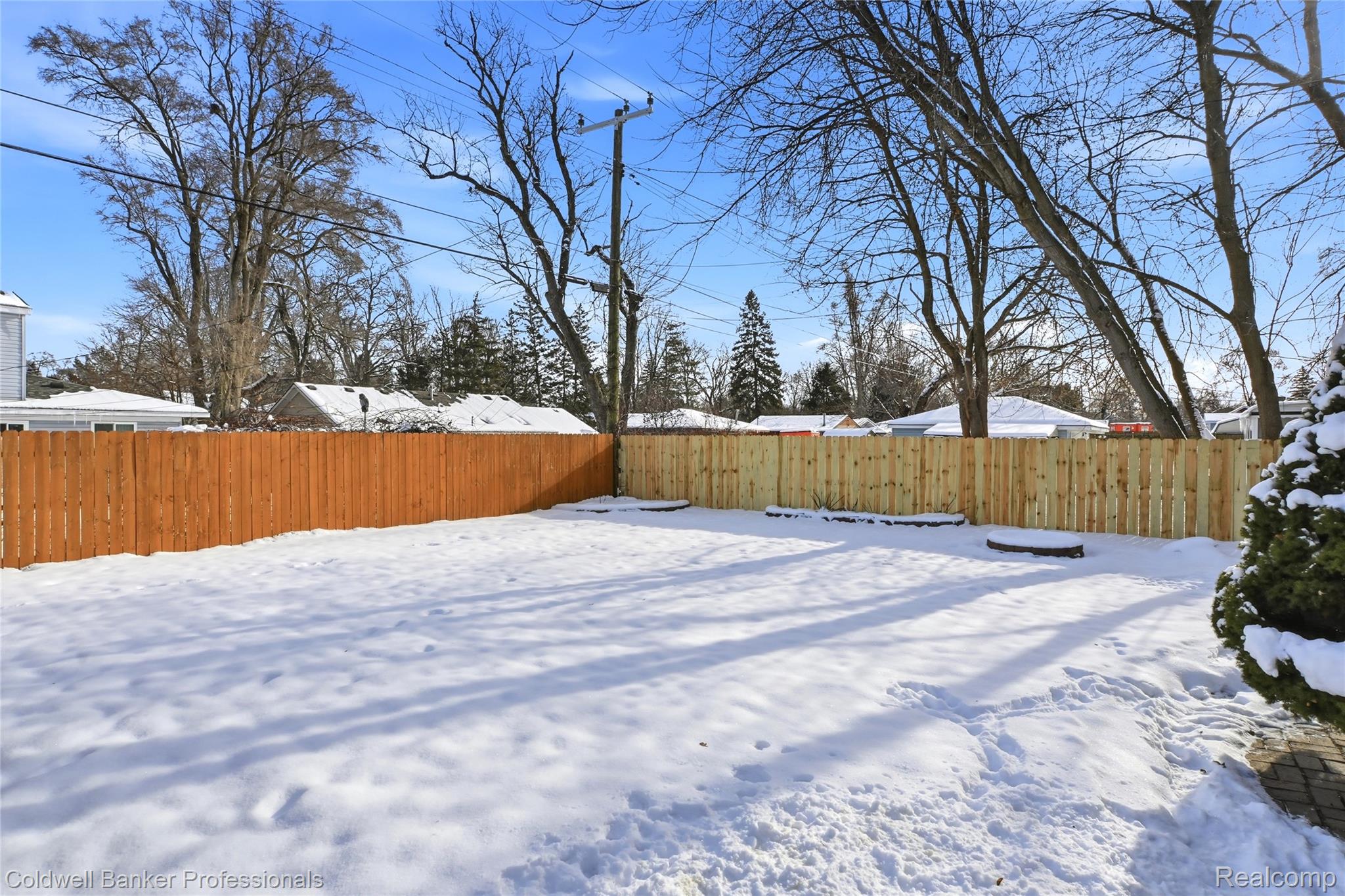 4904 Lake Grove Drive