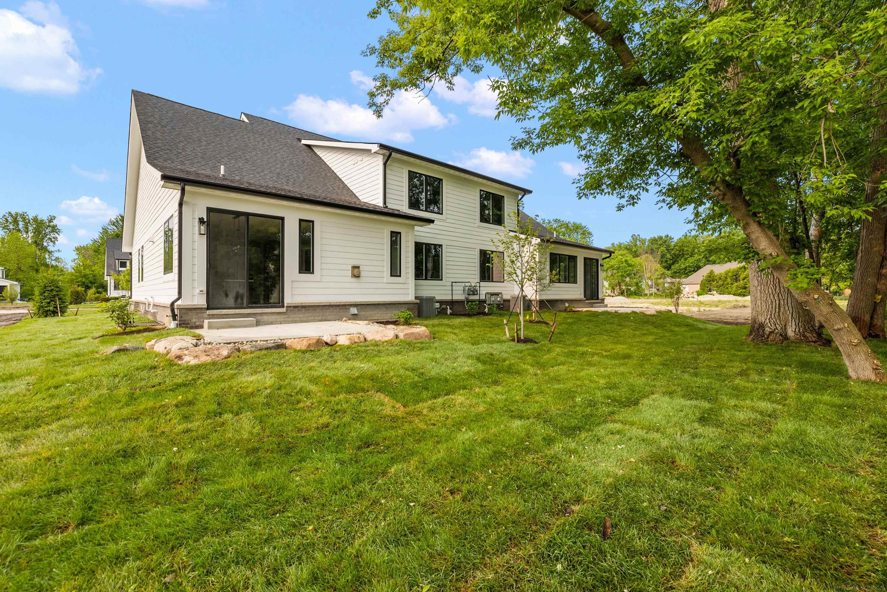 5793 Heights Boulevard