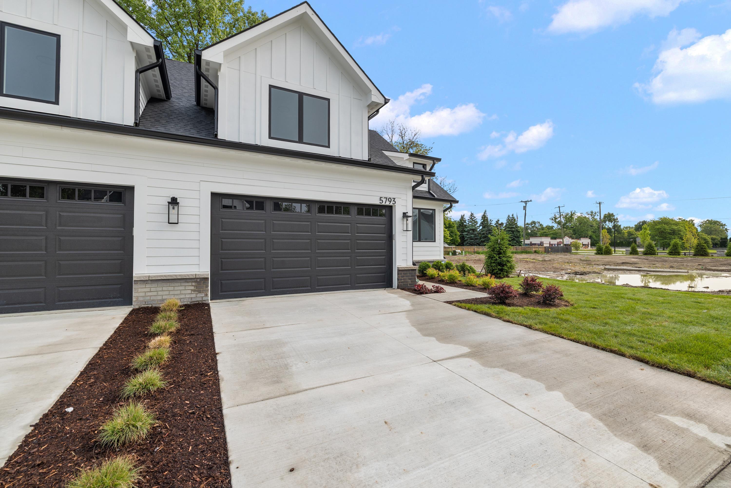 5793 Heights Boulevard