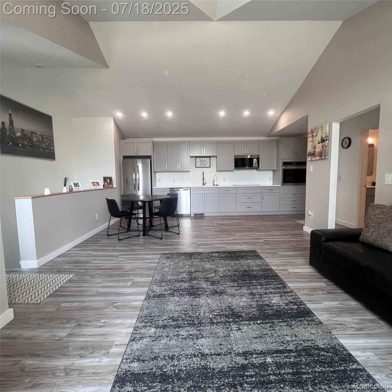 208 Oakbrooke Drive 3