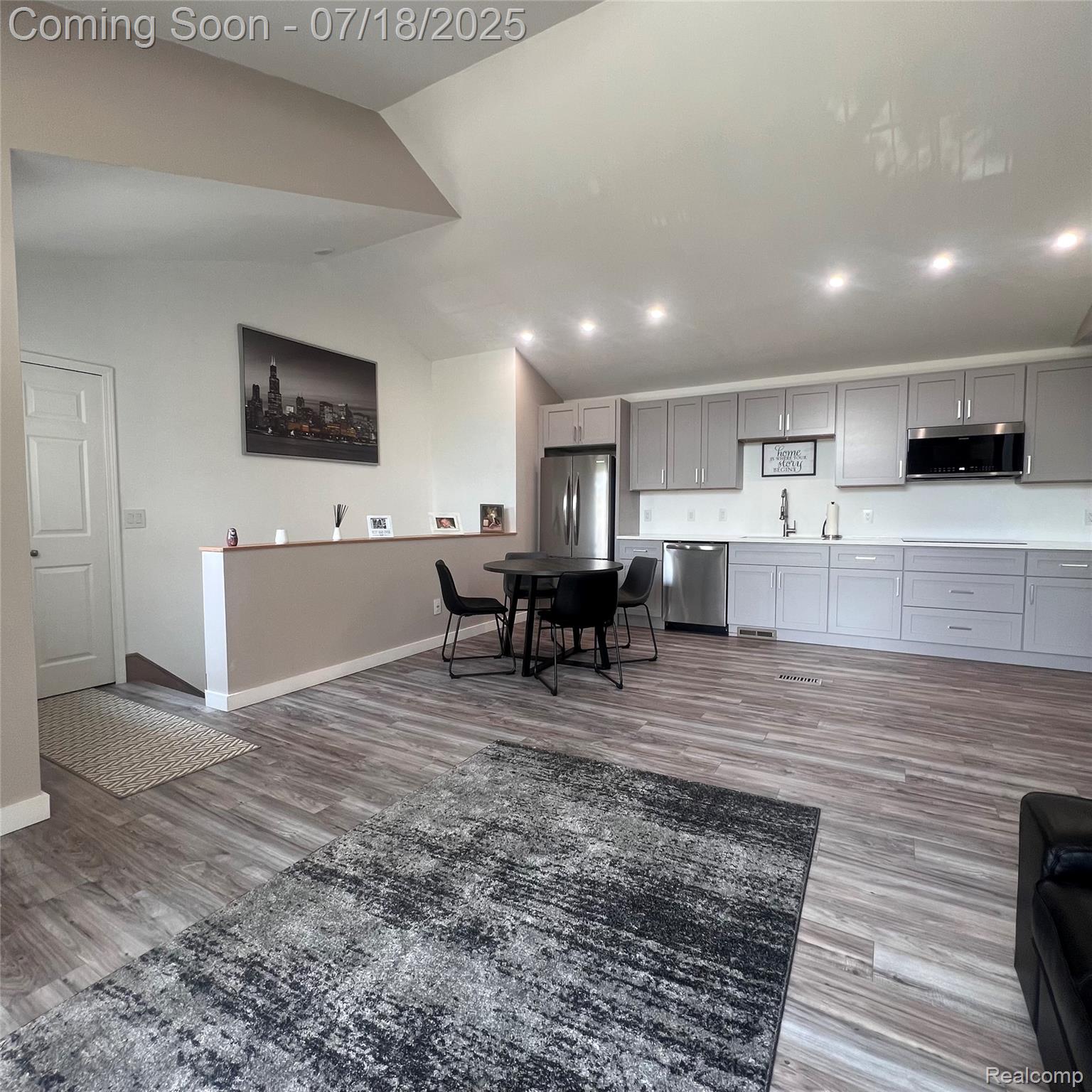 208 Oakbrooke Drive 3