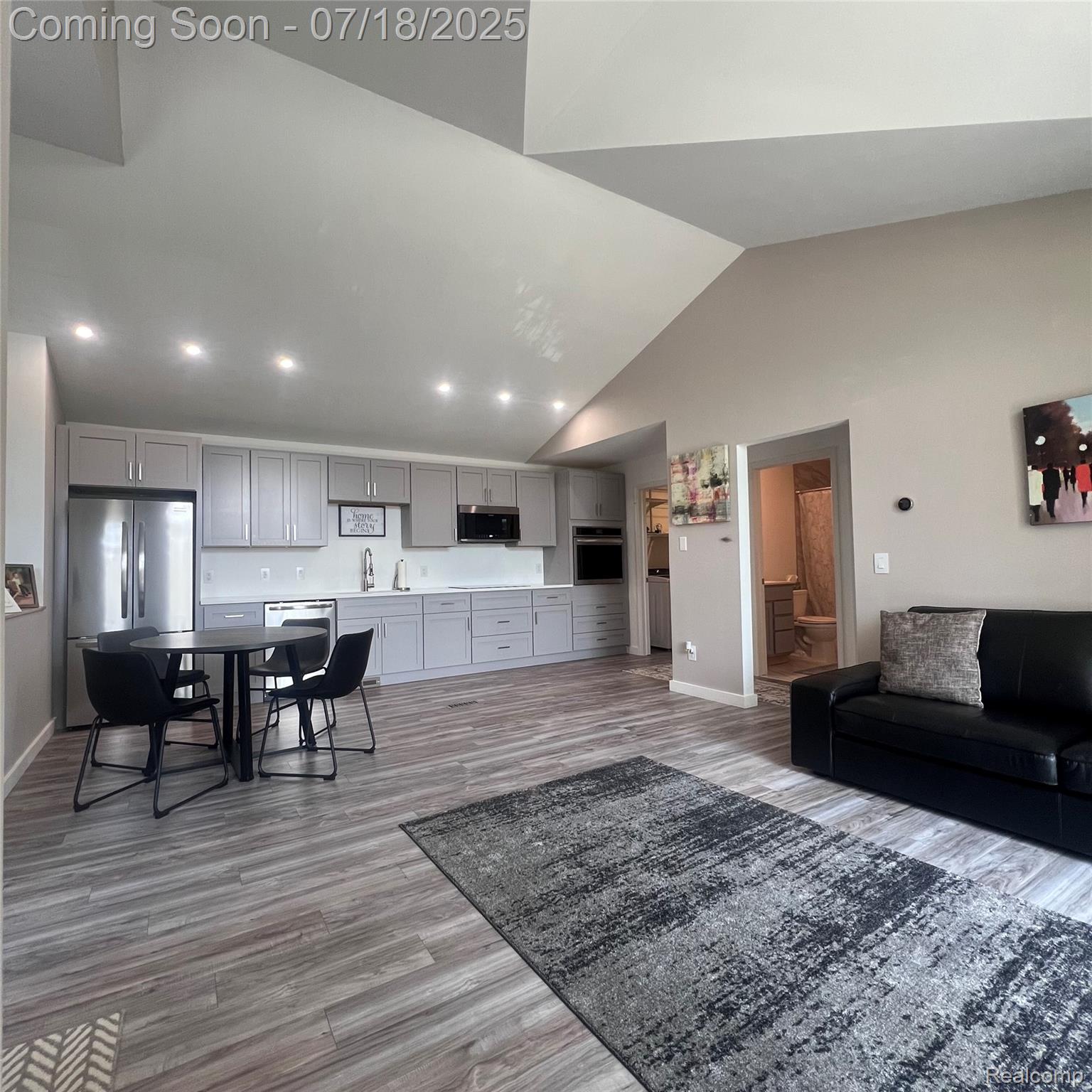 208 Oakbrooke Drive 3
