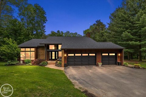 58070 Cyrenus Lane Washington Township MI 48094