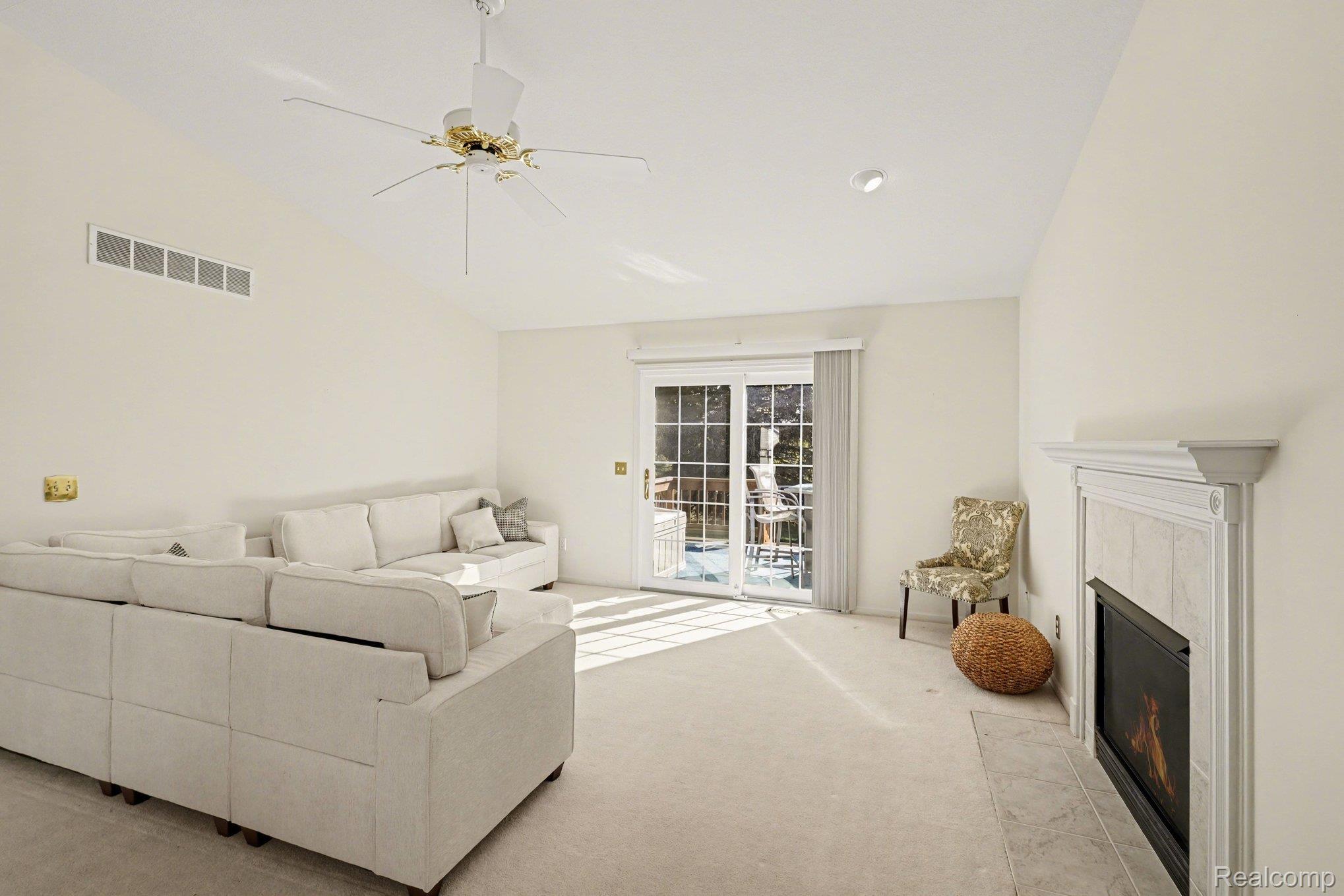 11143 Strathmore Court 14