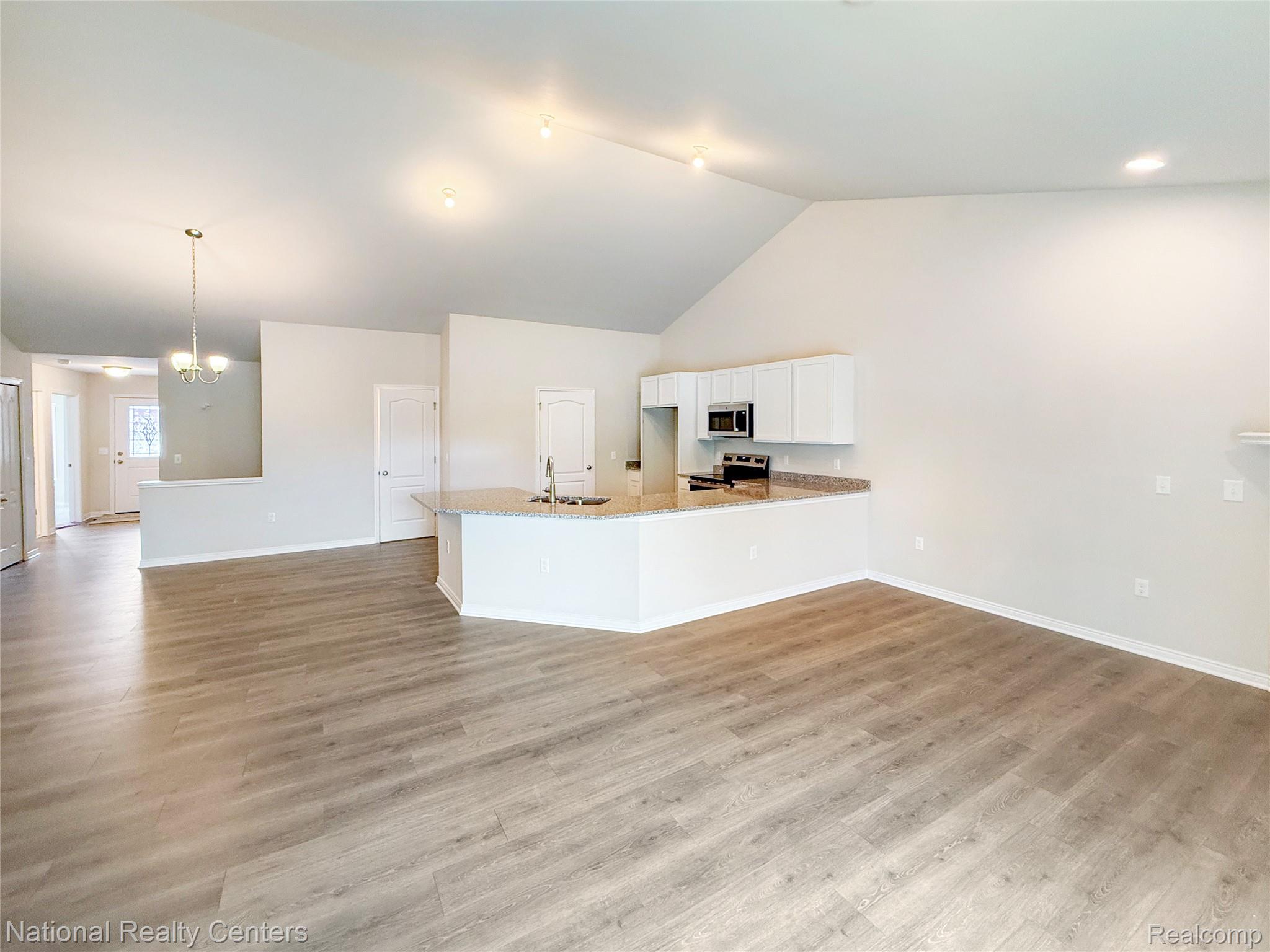 305 Devonshire Drive 8