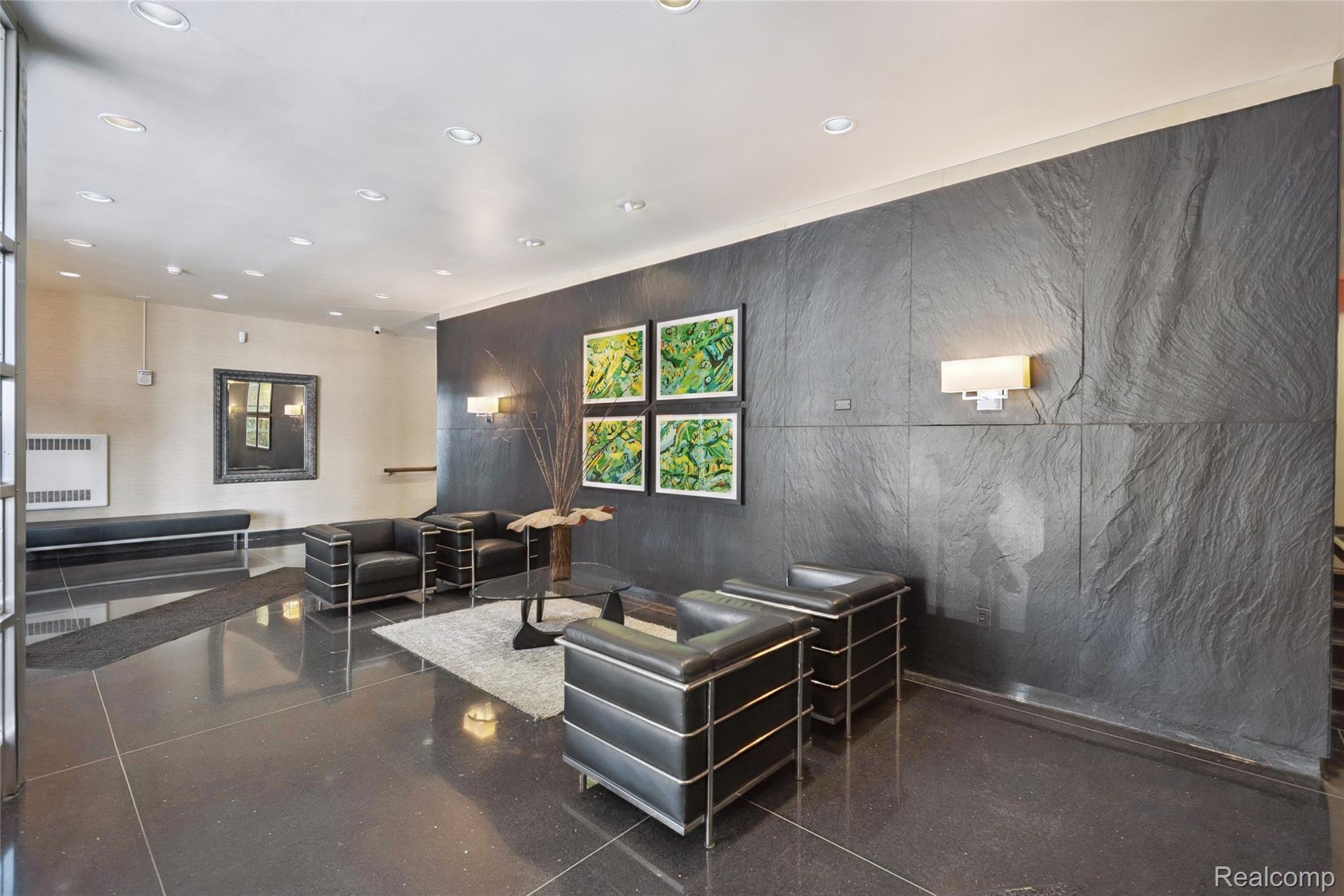 8200 E Jefferson Avenue 209