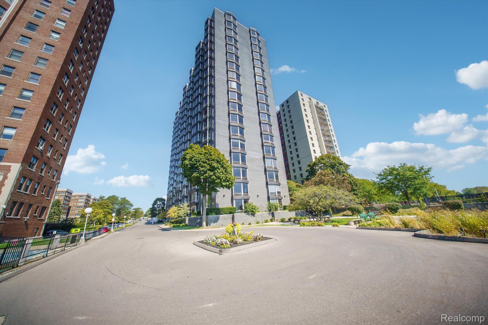 8200 E Jefferson Avenue 209