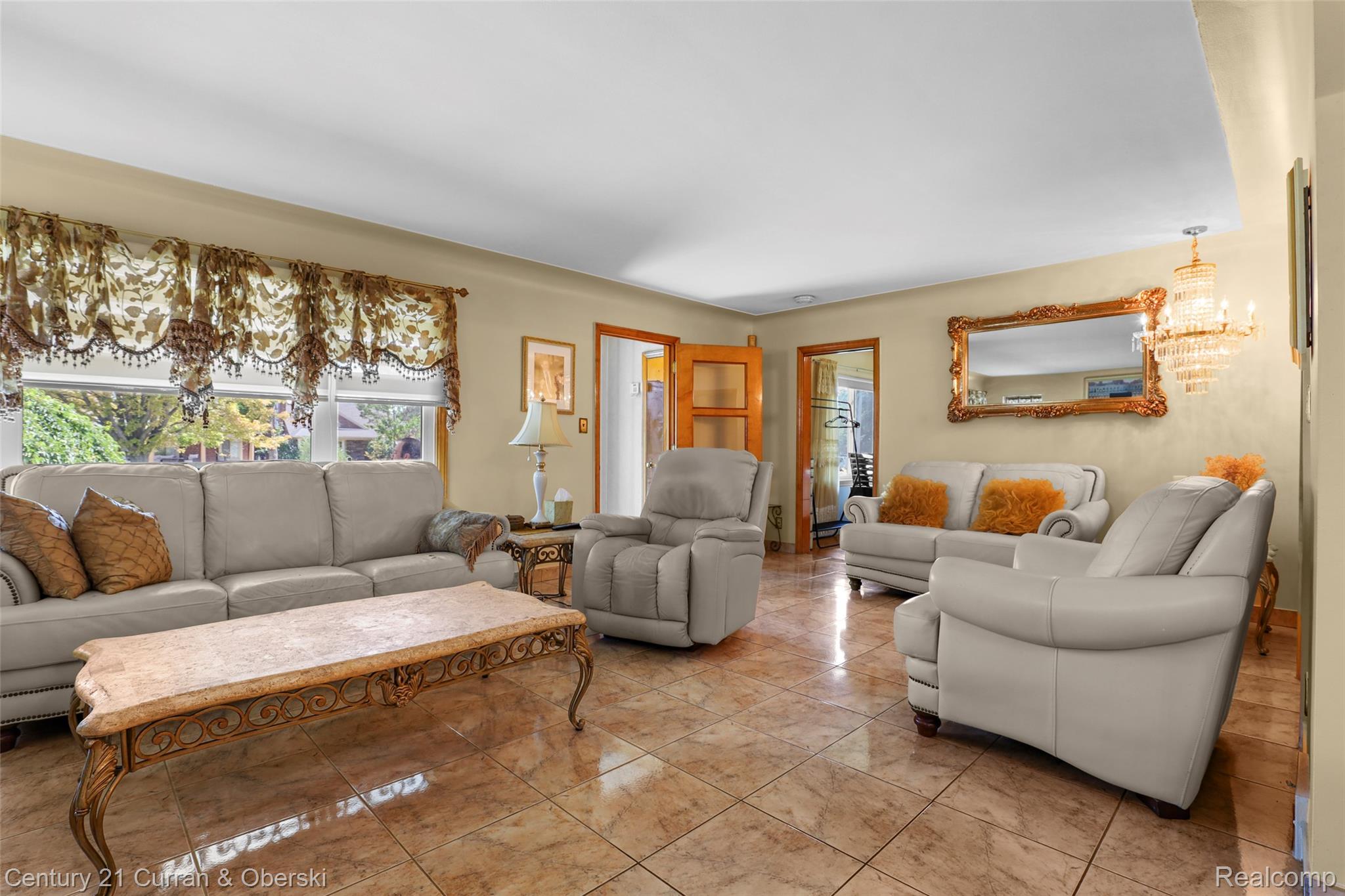 6151 Oakman Boulevard