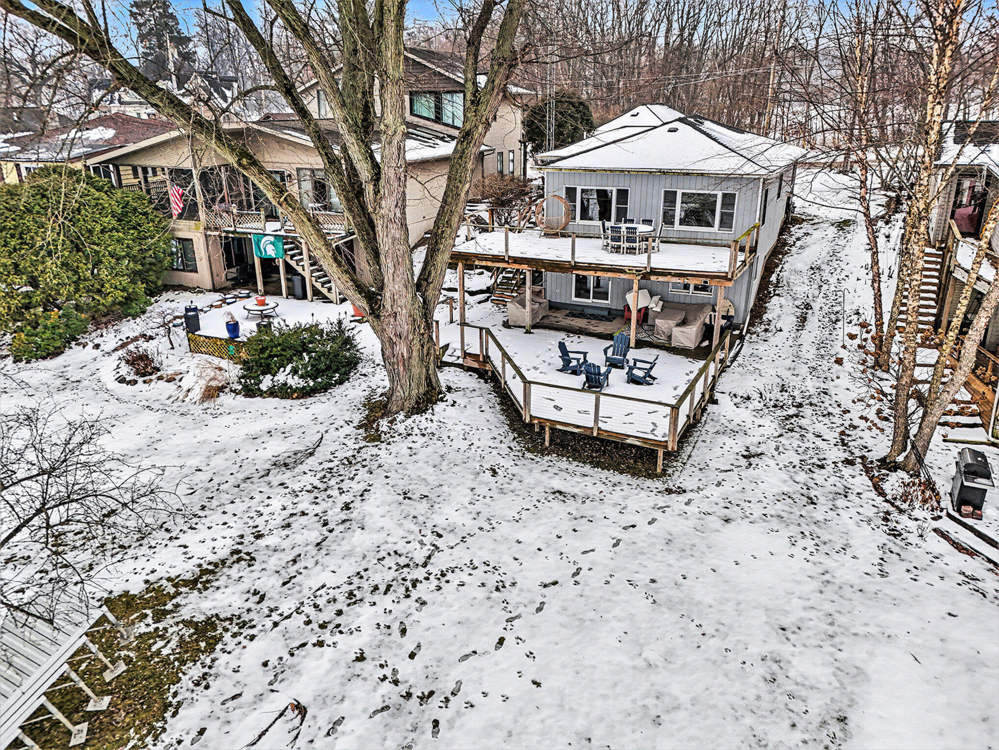 19664 Lakeshore Drive