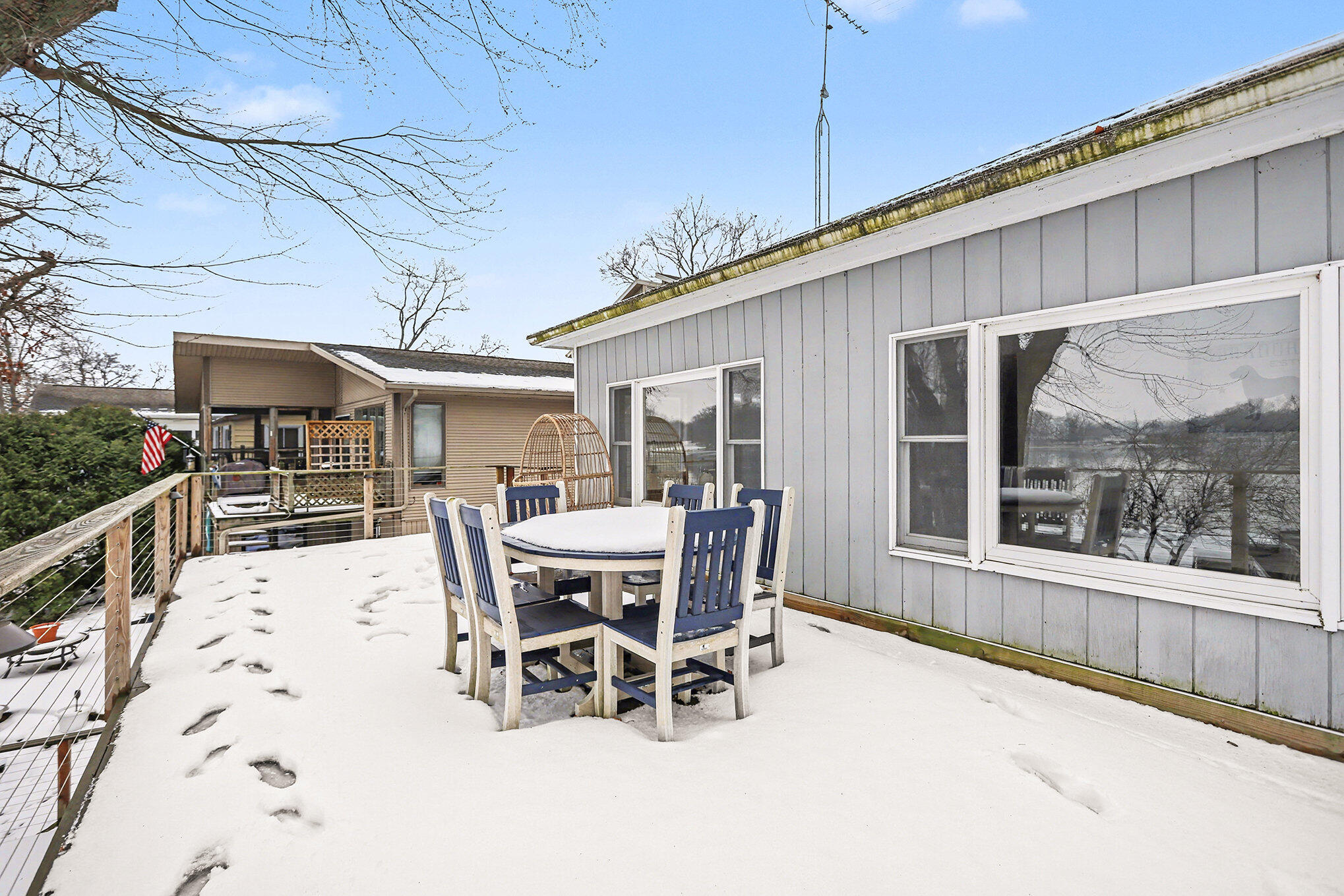 19664 Lakeshore Drive