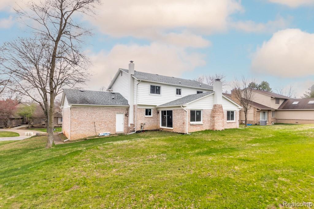 5394 Pond Bluff Drive