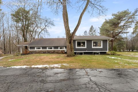 45401 W 9 Mile Road Novi City MI 48374