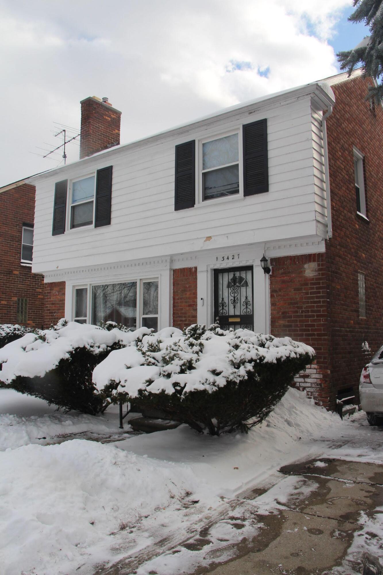13427 Pembroke Avenue