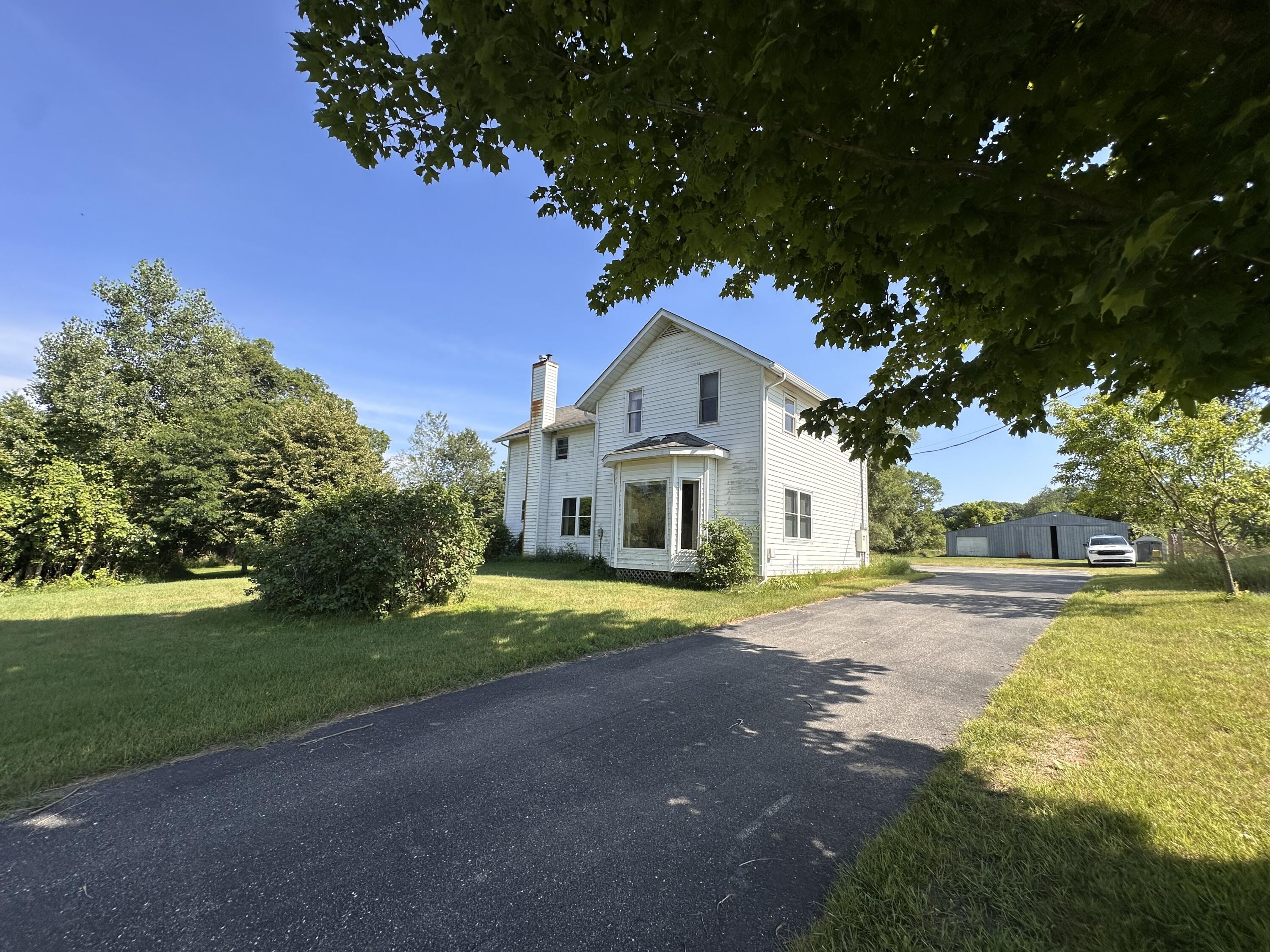 5372 W 8th