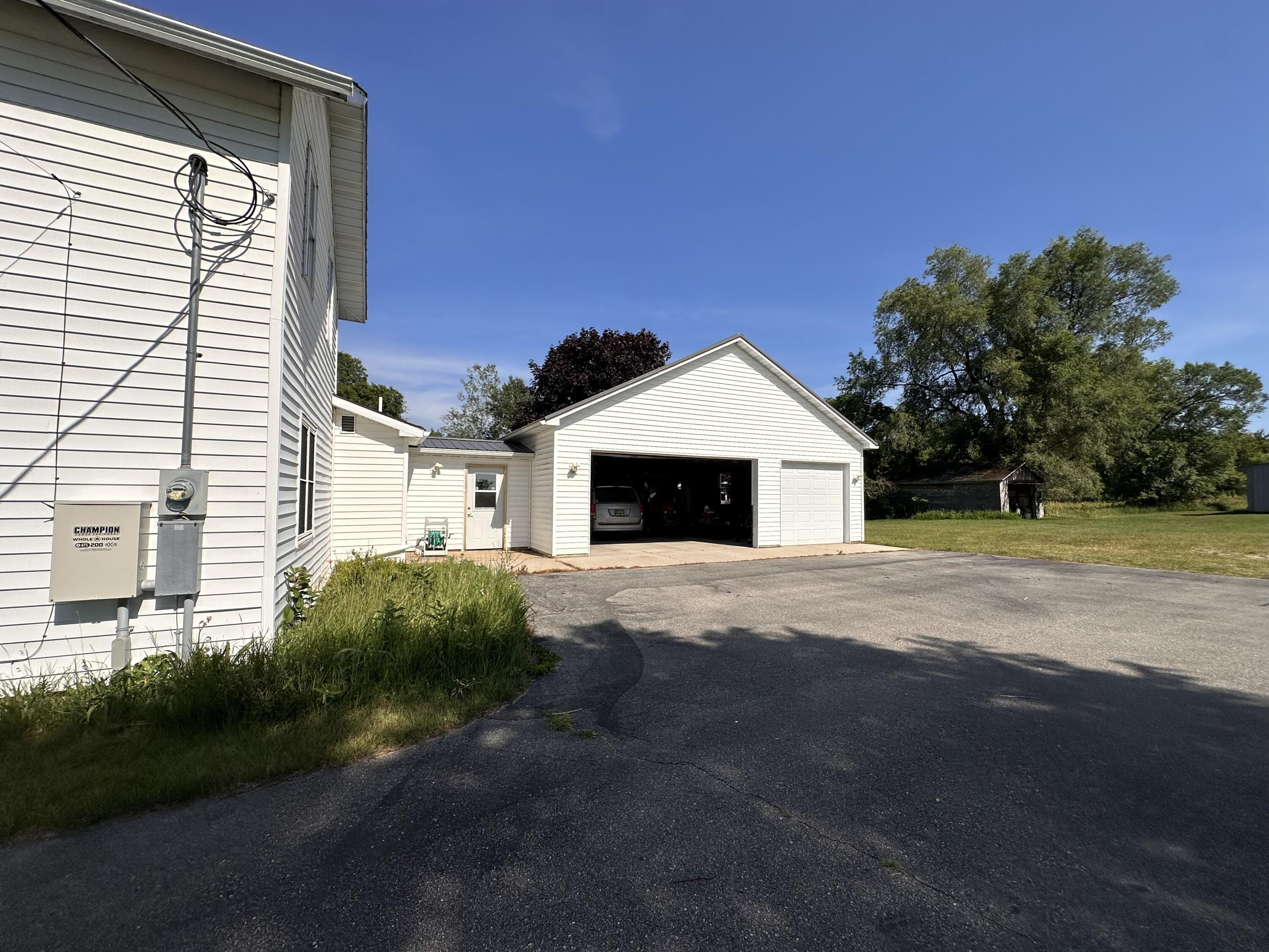 5372 W 8th