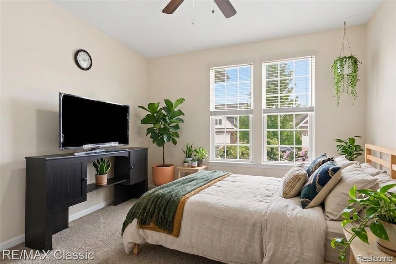 36945 Everett Drive