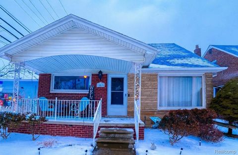 15854 Englewood Avenue Allen Park City MI 48101