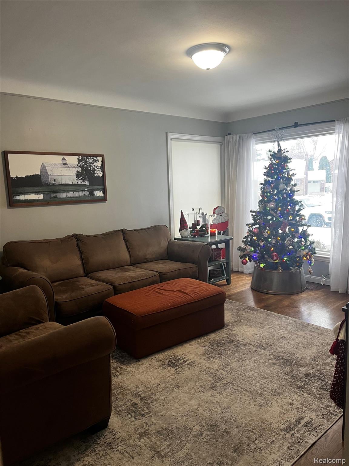 15854 Englewood Avenue