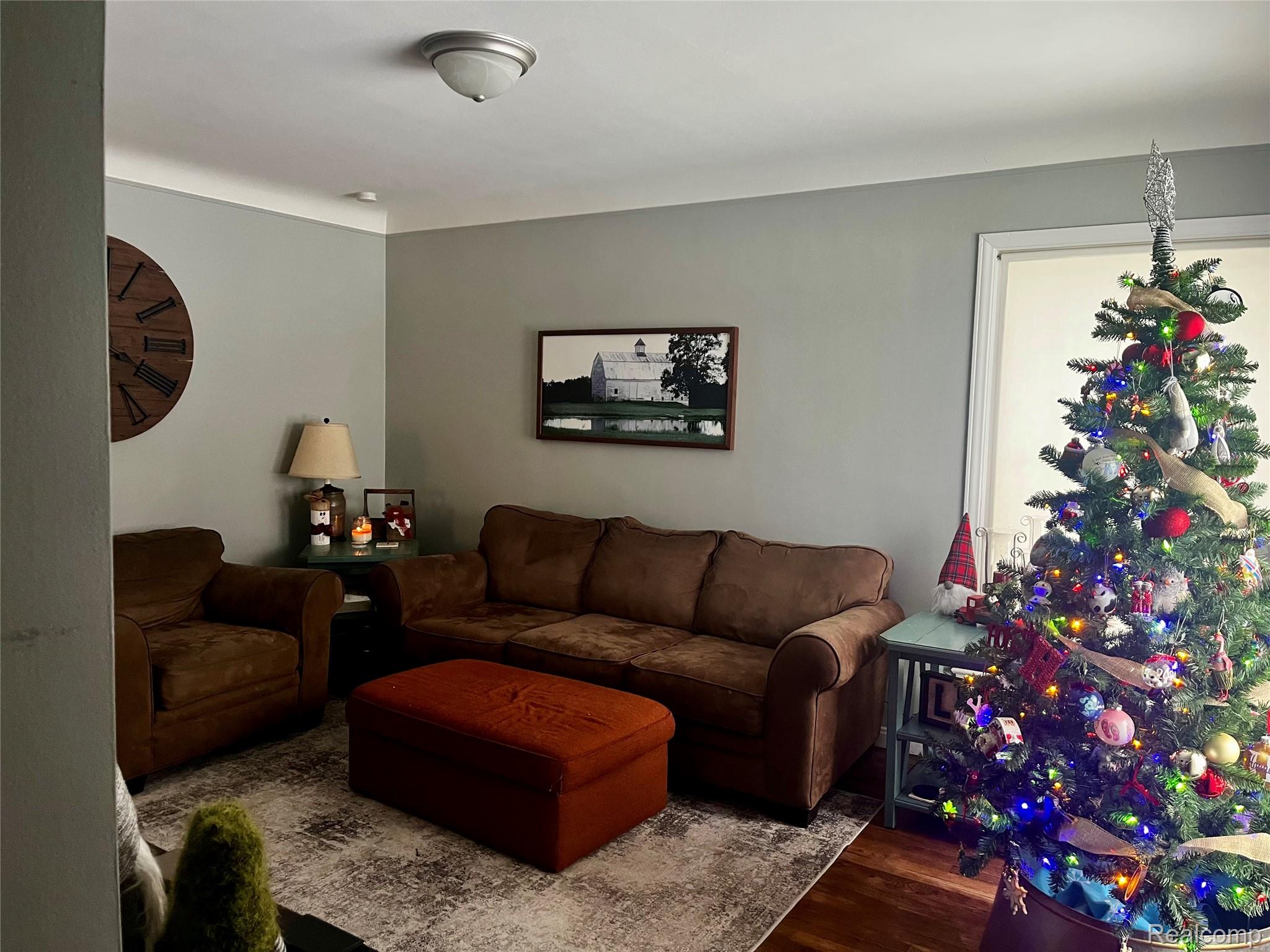 15854 Englewood Avenue