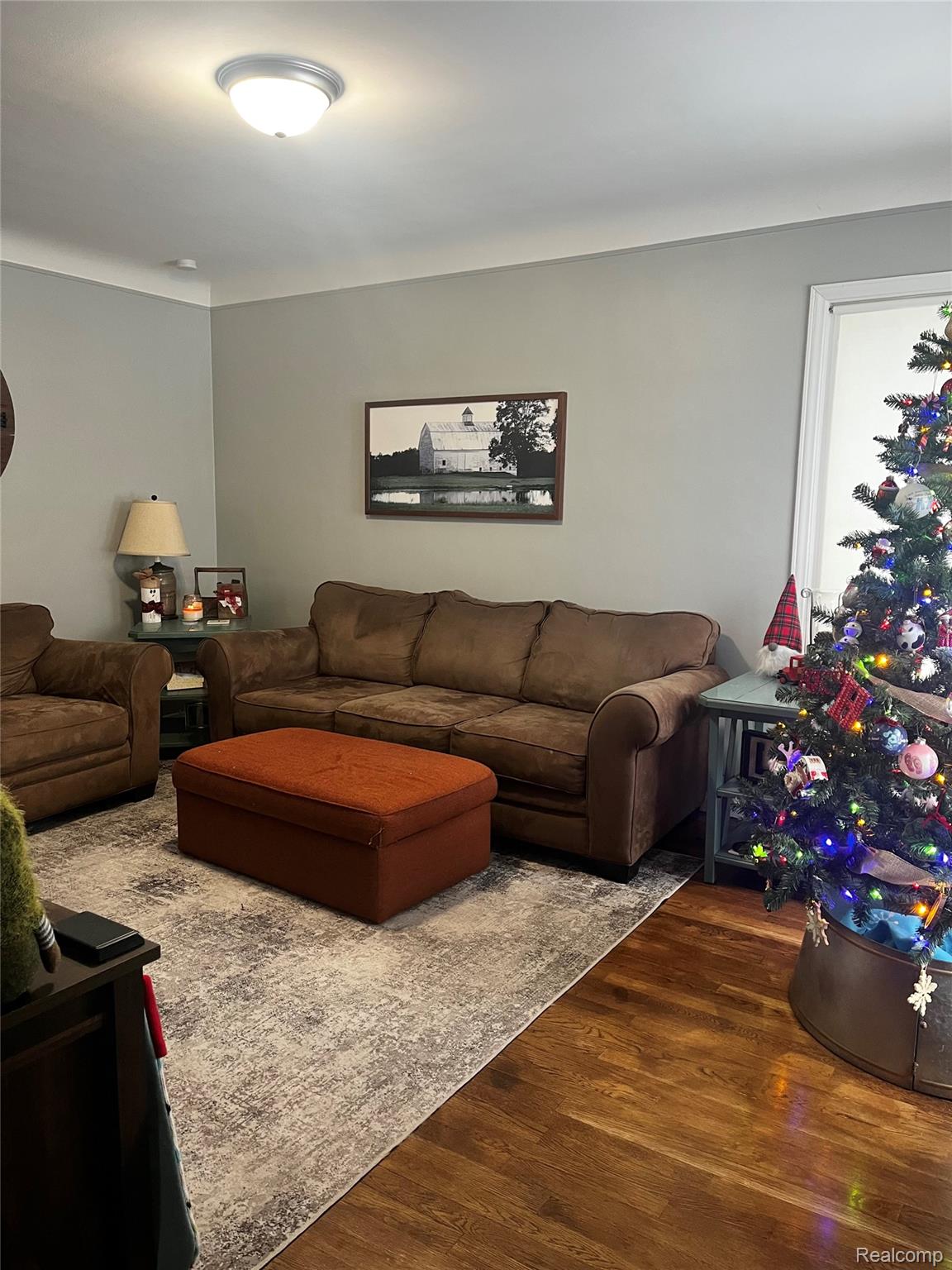 15854 Englewood Avenue