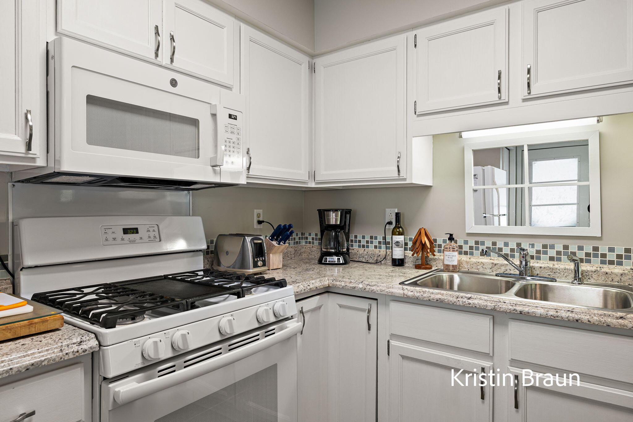 1075 Walnut Grove Drive 27