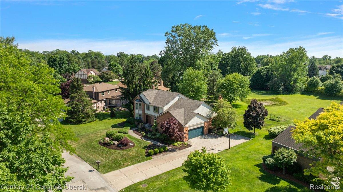 37125 Fox Glen