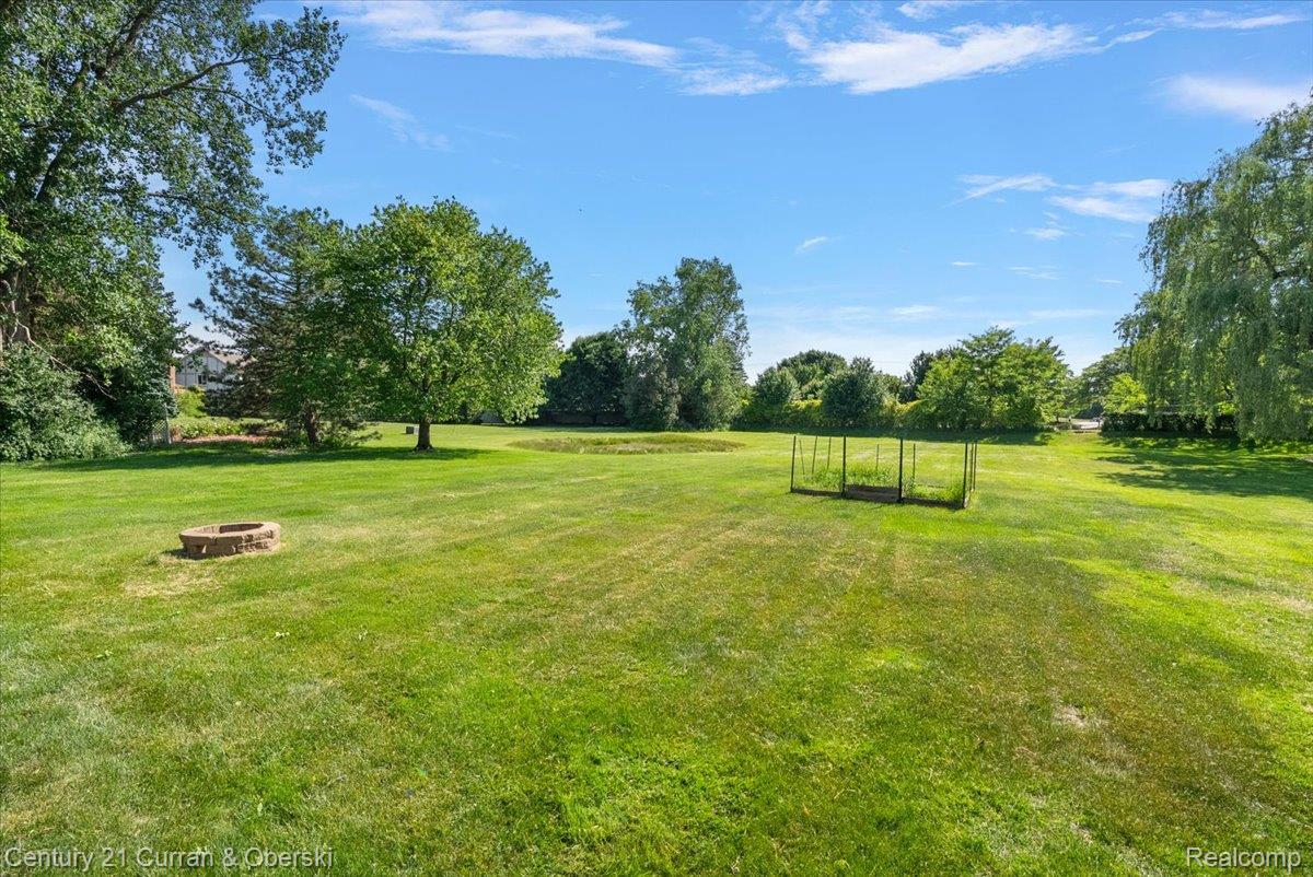 37125 Fox Glen