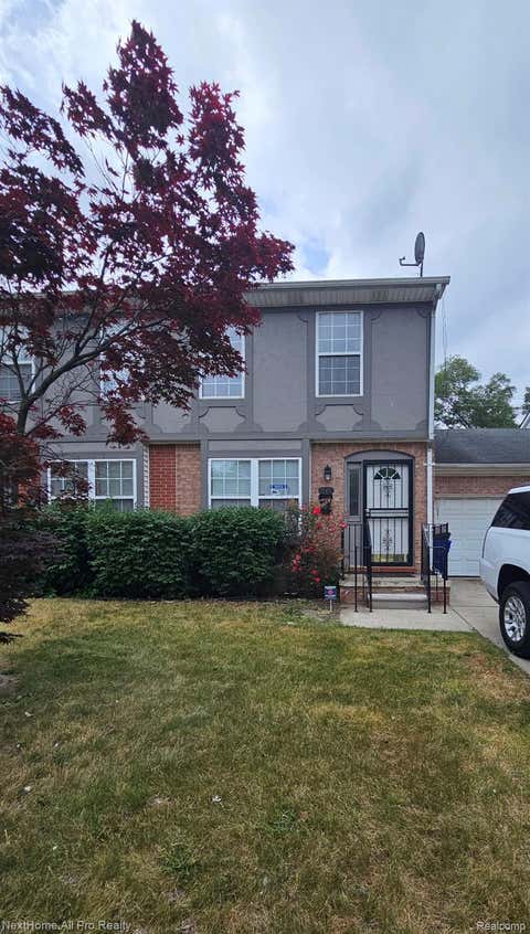 Photo of 15413 Meyers Road, Detroit City, MI 48227 (MLS # 20261036191)