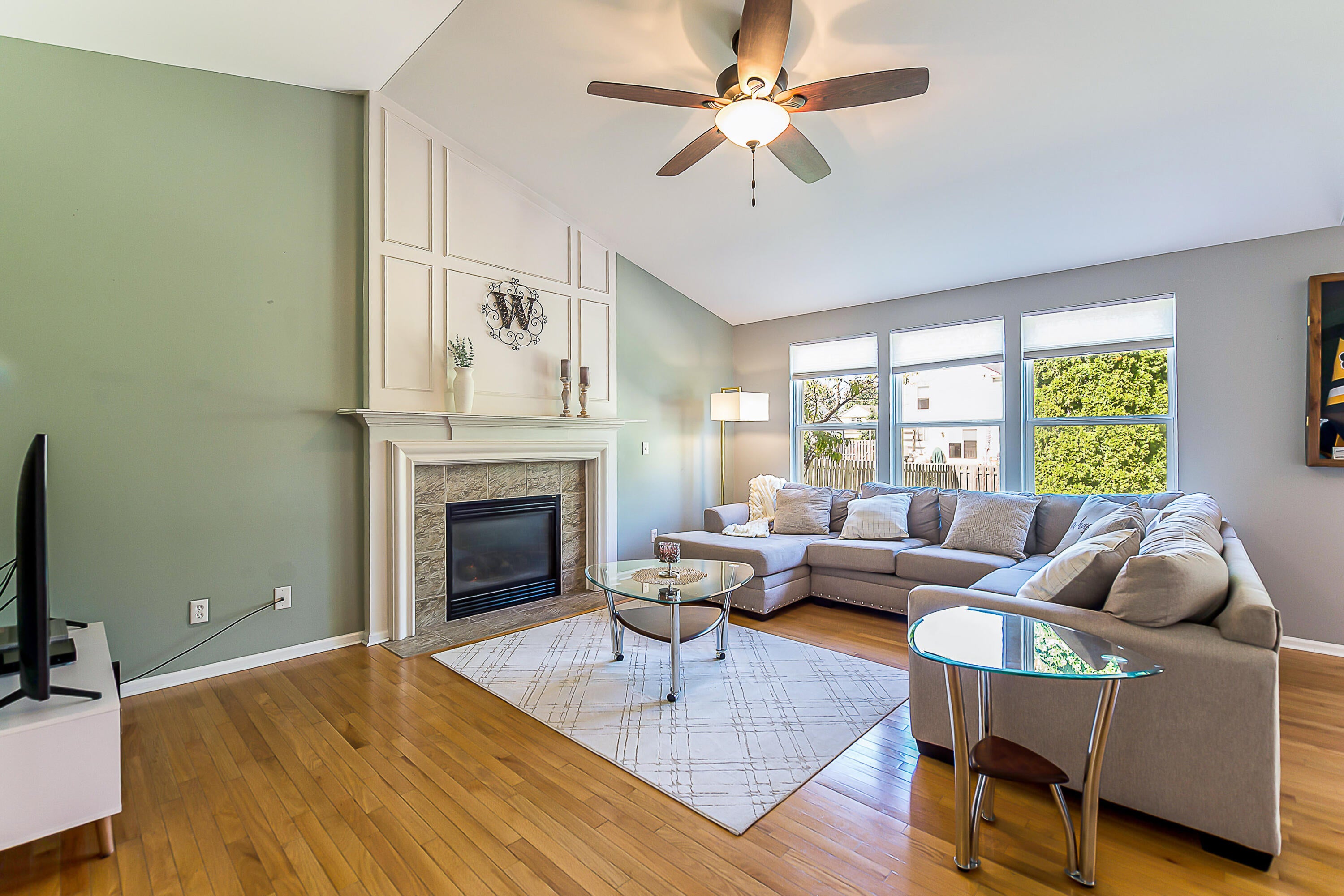 7191 Roxbury Drive