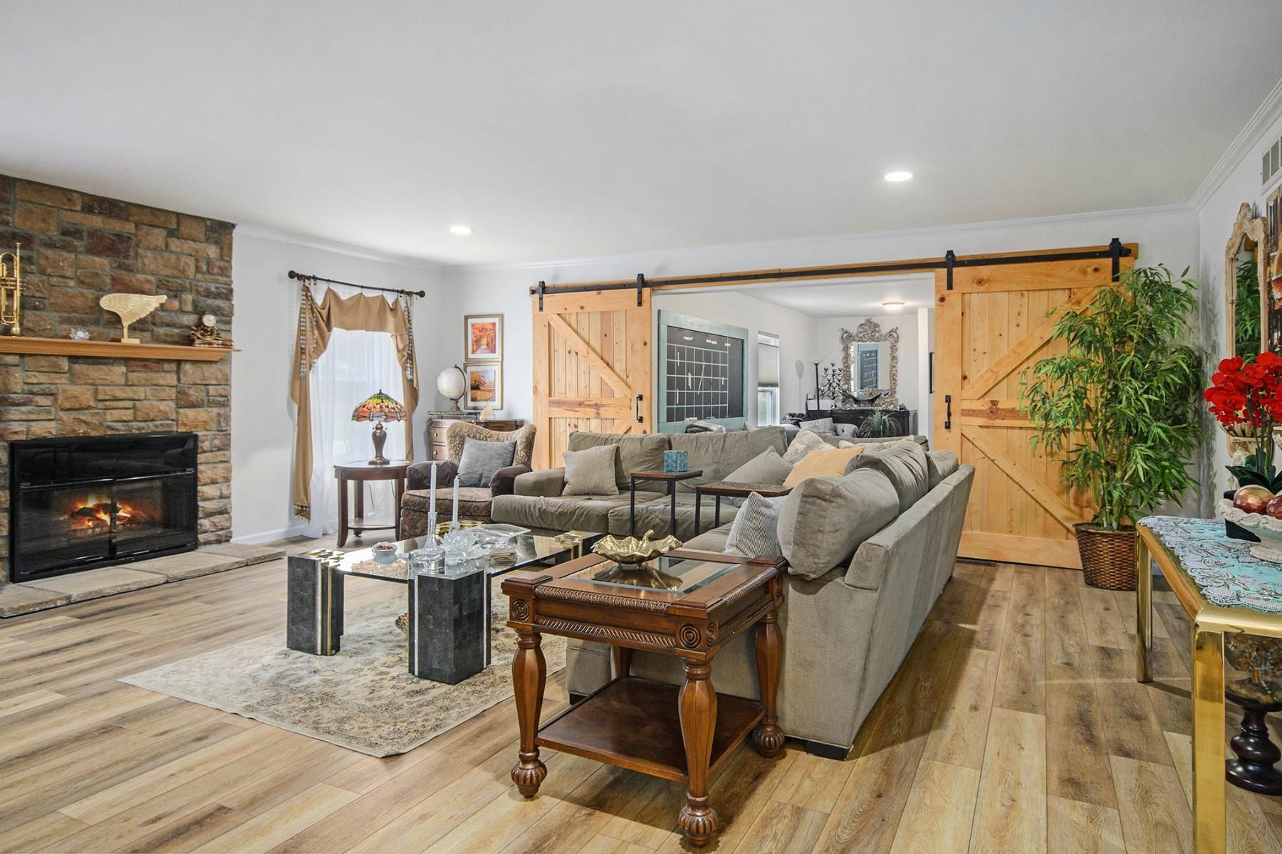 33742 OAK POINT Circle